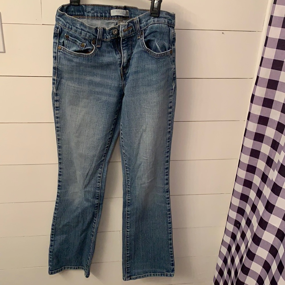 Levi bootcut size 4 jeans